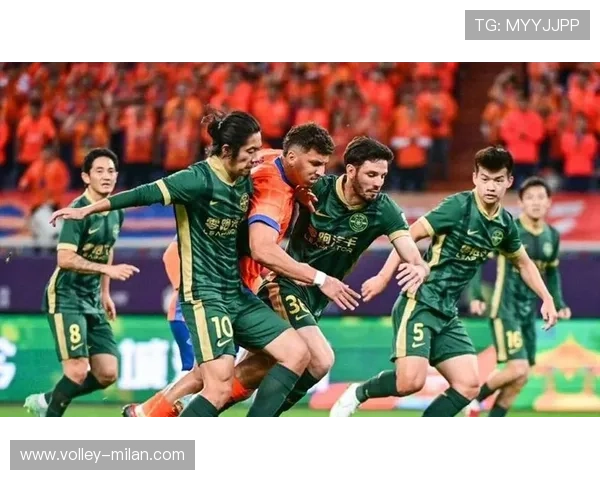 足球天上掉下来的球星究竟是谁引发球迷热议与无限猜想