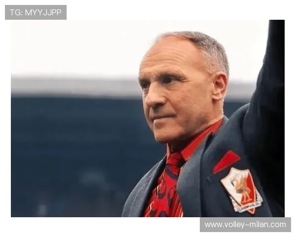 足球球星14号背后的故事与传奇人物解析 足球球星14号背后的故事与传奇人物解析